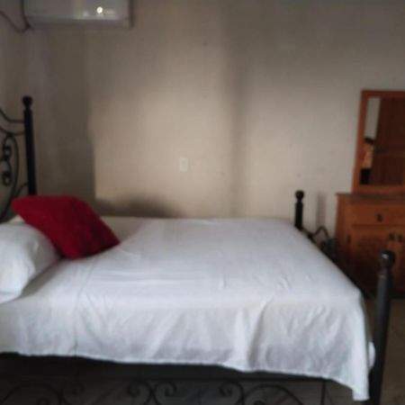 Hotel La Laguna Tequesquitengo Exteriör bild